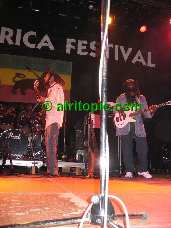 ../Images/AfricaFestival-27-28May05 164.jpg